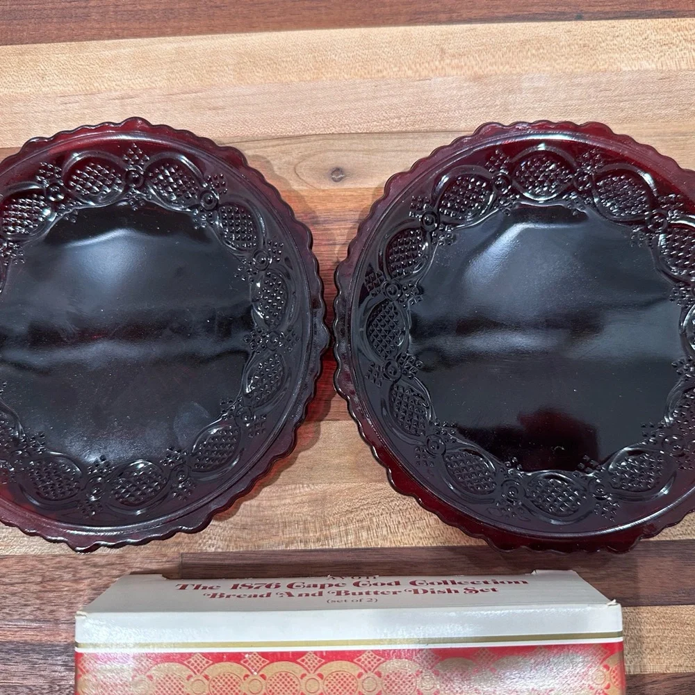 Avon The 1876 Cape Cod Ruby Collection Bread & Butter Dish Set In Box Set of 3 - Picture 4 of 11